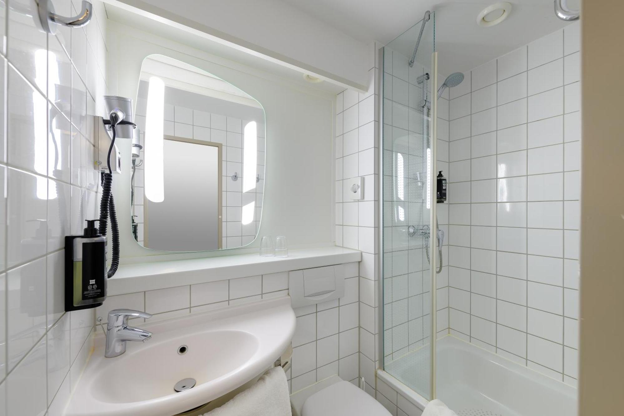 Ibis Hotel Koeln Am Dom Bagian luar foto